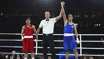 La boxeadora argelina cuestionada, Imane Khelif, está a una pelea del oro en los Juegos Olímpicos