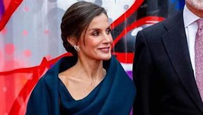 Letizia di Spagna, l’omaggio nascosto ai Paesi Bassi nell’abito scialle