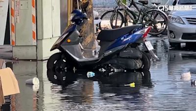 年度大潮發威 旗津.東港街道湧海水 住戶困擾