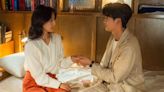 Doctor Slump Episode 15 Photos: Park Hyung-Sik Proposes to Park Shin-Hye