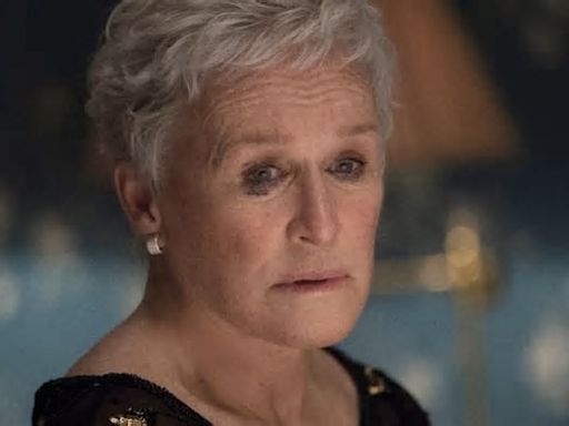 Glenn Close e le foto al naturale che hanno scioccato i fan: l’attrice è irriconoscibile