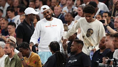 Serbia mocks Carmelo Anthony with SU great sitting courtside, then suffers stunning collapse vs. USA