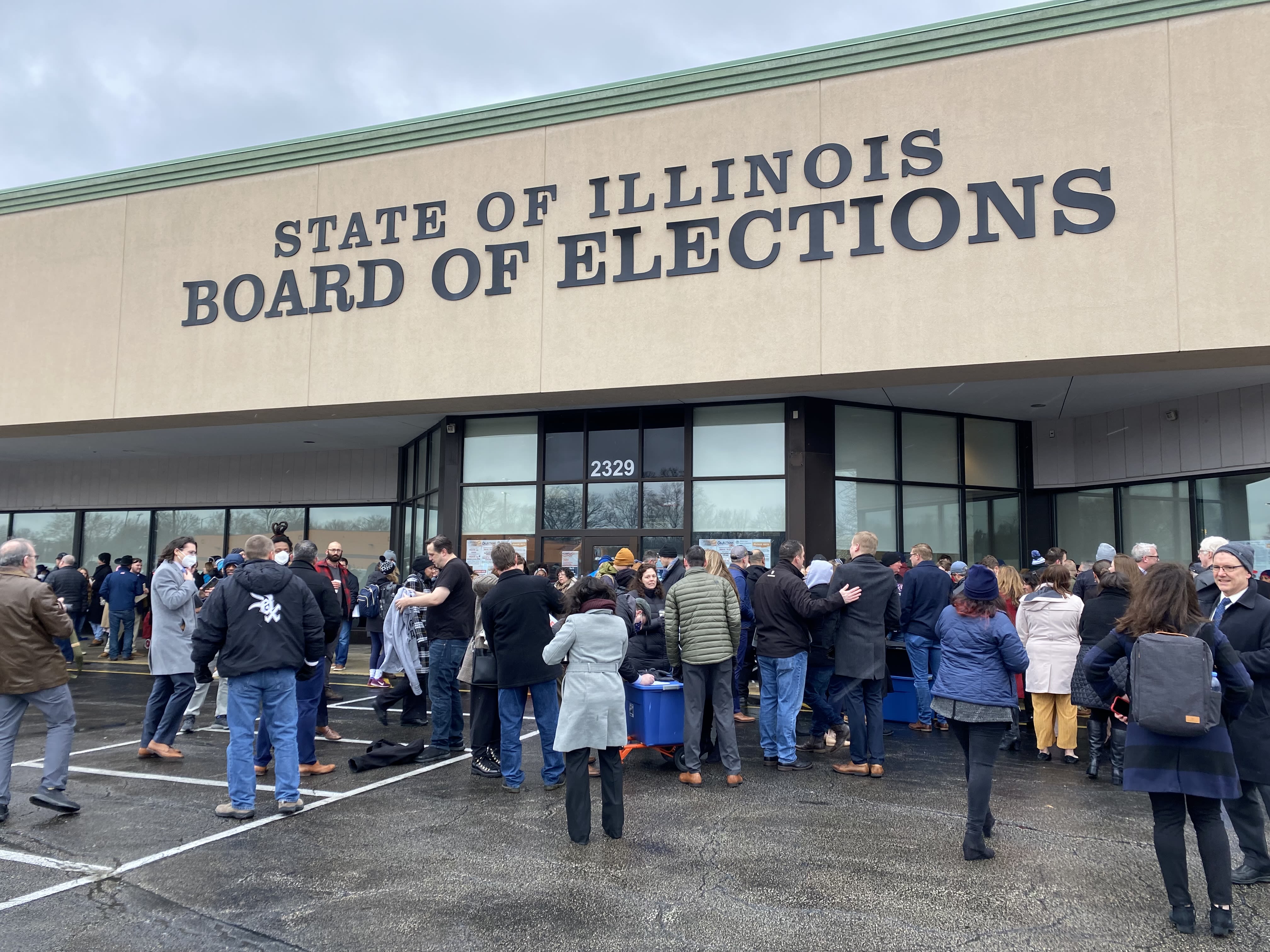 FBI investigating after Illinois, more than a dozen other election offices receive 'suspicious' package