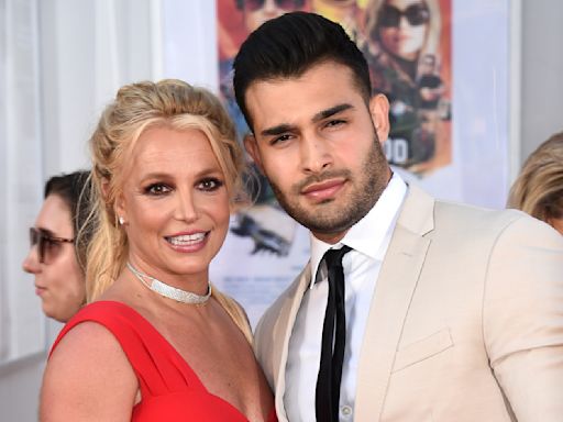 Britney Spears y Sam Asghari están oficialmente divorciados y solteros