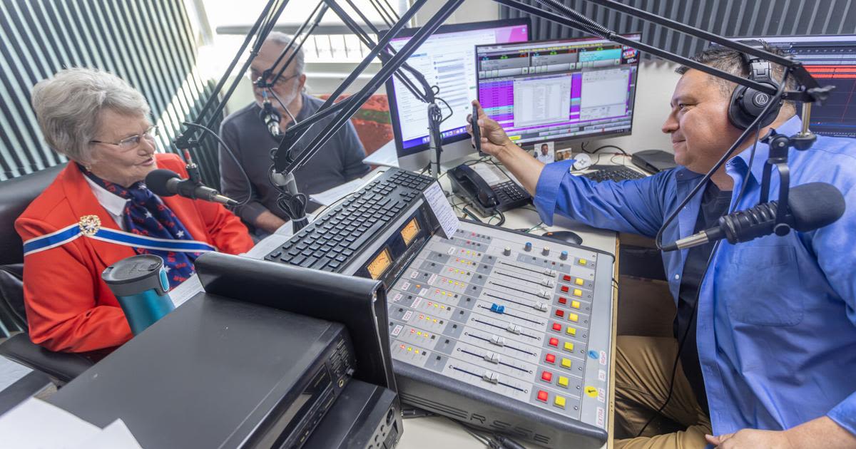 Radio show honors veterans, spotlights history