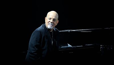 Billy Joel Cardiff review: Piano Man is ever 'The Entertainer' as he rocks huge Principality Stadium gig