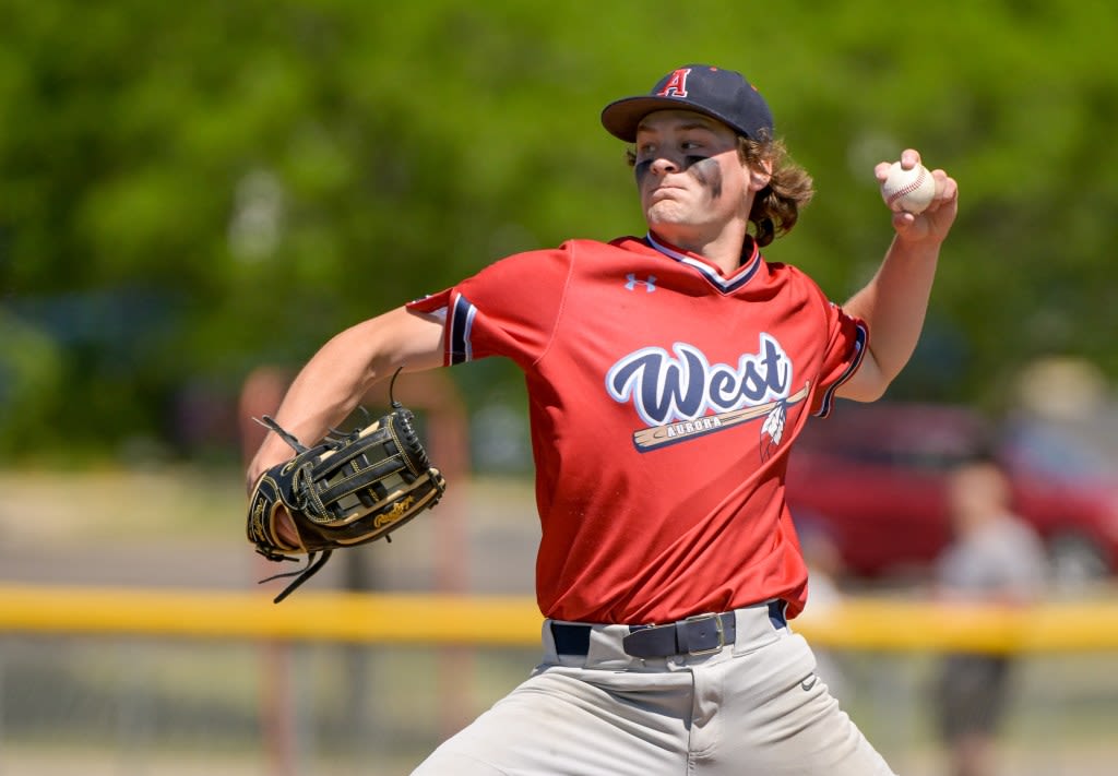 Zach Toma, only a sophomore, gets the ball in the biggest game for West Aurora. ‘That’s the type of stuff I like.’
