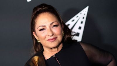 Gloria Estefan stopped by a popular Boston live music spot