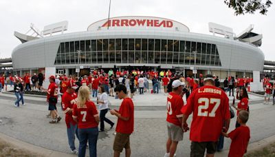 Chiefs set deadline of 6 months to decide whether to renovate Arrowhead or build new — and where