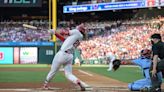 Deadspin | Phillies survive pitcher's short start to defeat Cardinals