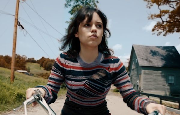 Michael Keaton Gave Jenna Ortega An A+ Beetlejuice Gift Years After Critic Trashed The Flick, And It Really...