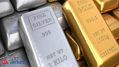 Gold plunges Rs 4,200/10 gram after FM cuts customs duty on bullion - The Economic Times