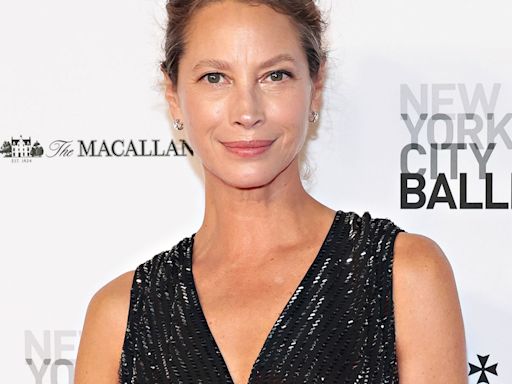 Christy Turlington Reacts to Her Nude Photo Getting Passed Around at Son's Basketball Game - E! Online
