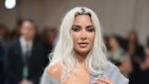 Kim Kardashian Just Channeled Marilyn Monroe With A New Platinum, Curled Bob