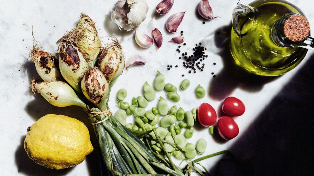 Mediterranean diet may help boost longevity in cancer survivors