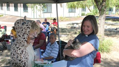 Owners bring pets to Ramona park for a Sunday blessing