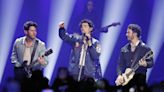 Jonas Brothers, la banda que marcó a toda una generación, arrasa en Bogotá