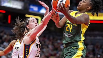 WNBA: Storm blows through Fever