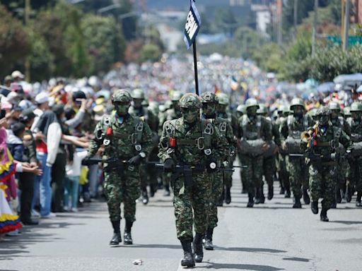 A qué hora inicia el desfile militar del 20 de julio en Bogotá: cierres viales y más
