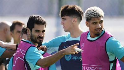 Gündogan confiesa que aclaró con Araujo sus declaraciones tras la eliminación europea