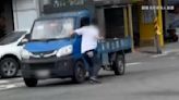 獨家／男衝車陣出拳揍凹擋風玻璃 受害駕駛勇敢下車攔阻