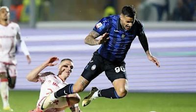 Atalanta defeated 10-man Fiorentina 4-1 to advance to the Italian Cup final, where they will face Juventus