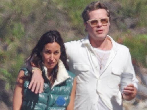 En fotos: del romántico paseo por la playa de Brad Pitt y su novia al impactante look de Jennifer Lopez