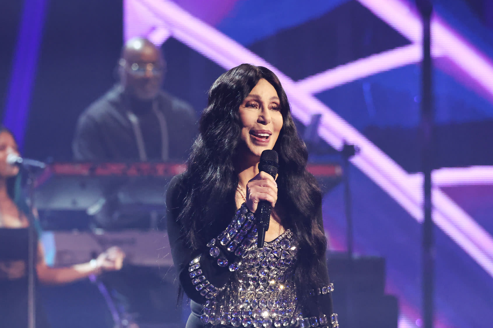 Cher says she dates younger men because men her age are "all dead"
