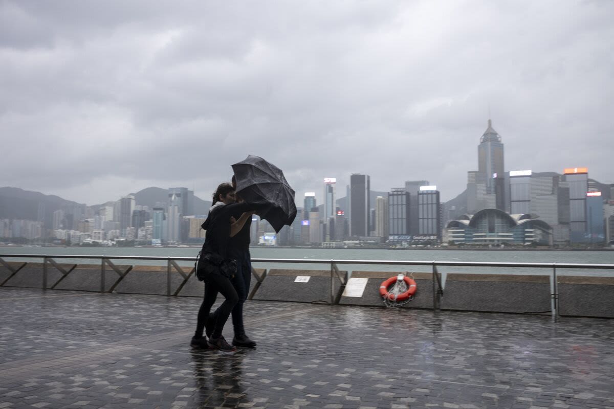 Hong Kong Issues First Red Storm Signal of Year as Roads Flood