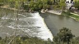 ¿Por qué se puede cruzar andado el río Tajo a su paso por Toledo en algunas zonas?