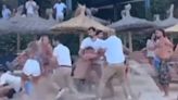 La Policía detiene a ocho turistas en Calvià por golpear en la cabeza a un camarero que les pidió que no tiraran latas al mar y agredir a dos guardias civiles