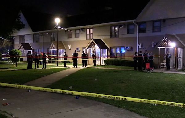 At least 100 people shot, 17 fatally, during violent Fourth of July weekend in Chicago – up 27% from last year’s holiday