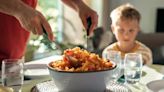 Mealtimes can be tough when your child is autistic or has ADHD. Here are 5 tips to try - EconoTimes