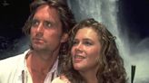 Kathleen Turner: el amor prohibido con Michael Douglas, la revelación sobre Matthew Perry, la enfermedad que mantuvo en secreto y su nueva actividad