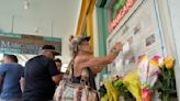 Fans flock to Jimmy Buffett's eateries to toast the Mayor of Margaritaville