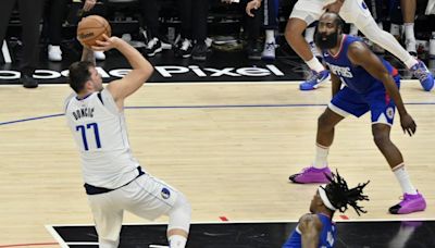 Luka Doncic, Kyrie Irving lead Mavericks past Clippers, tie playoff series