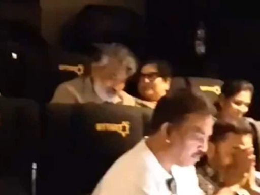 SS Rajamouli AVOIDS Fans' Questions About Mahesh Babu Film As He Watches Devara First Day First Show - News18