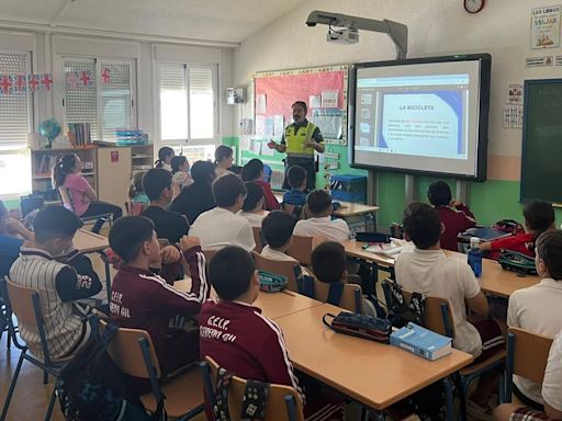 La Guardia Civil imparte más de 60 charlas sobre seguridad vial en los colegios de Córdoba