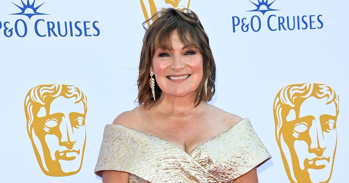 Lorraine Kelly shed dress sizes by axing one habit as weight left her 'unhappy'