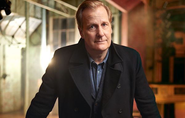 Jeff Daniels Reveals How He Overcame Fear of Filming Scene with a Rattlesnake for Netflix's “A Man in Full ”(Exclusive)