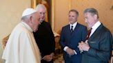 “¿Listo para boxear?”: el papa Francisco recibió a Sylvester Stallone en el Vaticano