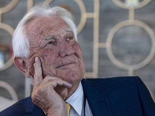 Former James Bond actor George Lazenby retires from acting