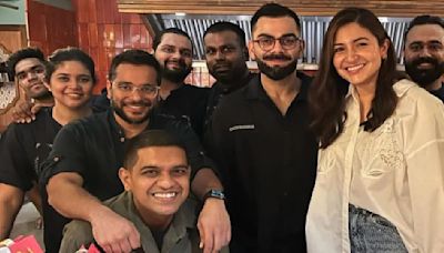 Anushka Sharma-Virat Kohli are all smiles as they happily pose with fans during their dinner date in Mumbai; PICS