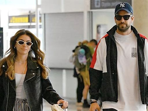 Gerard Piqué y Clara Chía viajan con estilo, tras celebrar el cumpleaños 25 de ella