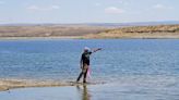 Embalse Flaming Gorge de Wyoming ve cómo bajan sus aguas