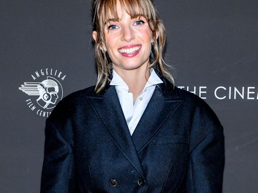 Stranger Things Star Maya Hawke Shares Season 5 Update That Will Make the Wait Worth It - E! Online