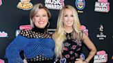 Kelly Clarkson Denies Having ‘Beef’ With Fellow ‘Idol’ Alum Carrie Underwood: ‘We Don’t Know Each Other’