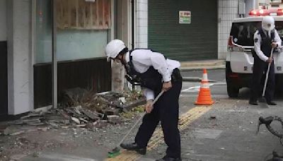 Strong quake in southwestern Japan leaves 9 with minor injuries, but no tsunami