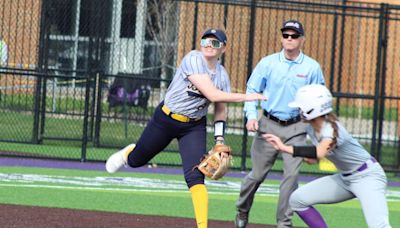 PHOTO GALLERY: Softball – Wyandotte Roosevelt vs Brownstown Woodhaven