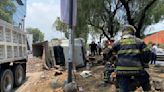 Vuelca camión en Picacho Ajusco; un lesionado